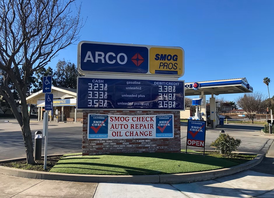 photo of Betty’s Arco Smog Pros1